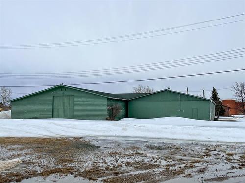 020 Central Avenue Ne, Falher, AB 