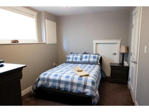 11322 105 Avenue, Grande Prairie, AB - Indoor Photo Showing Bedroom
