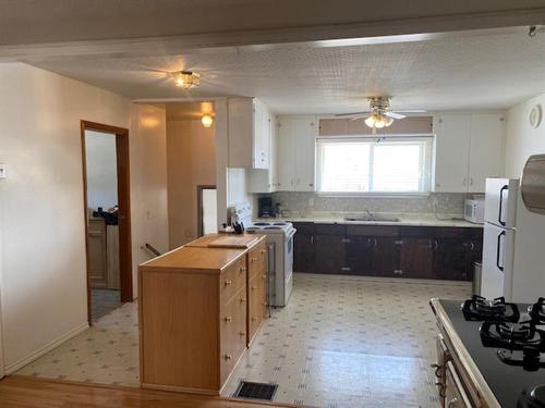 11025 Hwy 35, Rural Northern Lights, County Of, AB - Indoor Photo Showing Kitchen