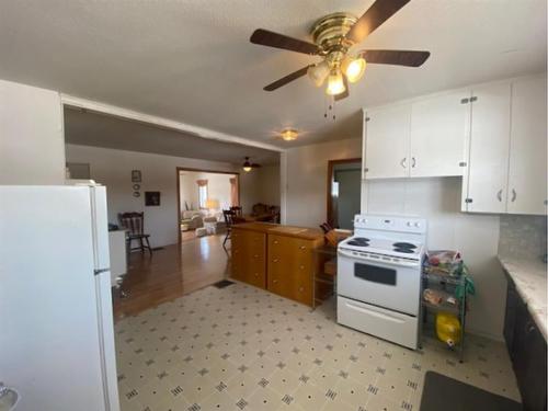 11025 Hwy 35, Rural Northern Lights, County Of, AB - Indoor Photo Showing Kitchen