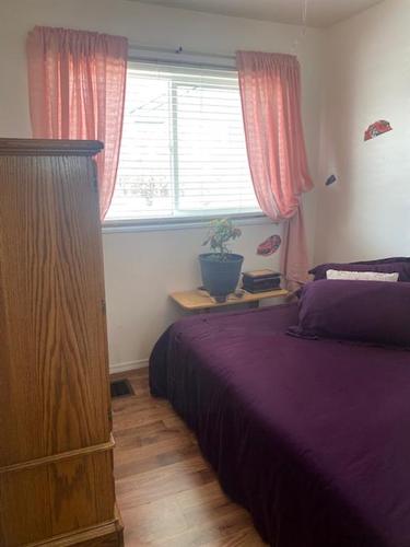 11025 Hwy 35, Rural Northern Lights, County Of, AB - Indoor Photo Showing Bedroom