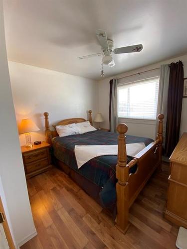 11025 Hwy 35, Rural Northern Lights, County Of, AB - Indoor Photo Showing Bedroom