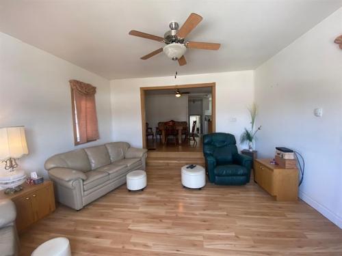 11025 Hwy 35, Rural Northern Lights, County Of, AB - Indoor Photo Showing Living Room