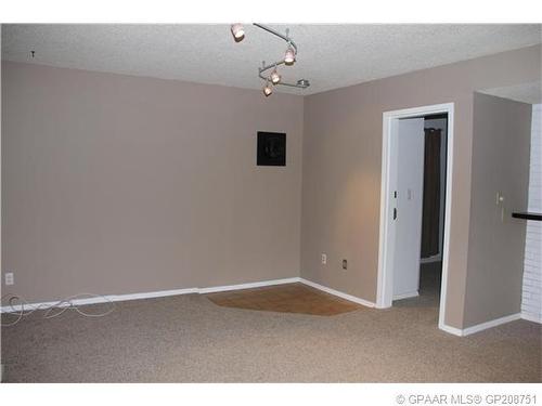 7205 100 Street, Peace River, AB - Indoor Photo Showing Other Room