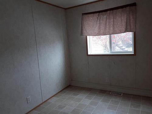 316 8Th Ave Se, Manning, AB - Indoor Photo Showing Other Room