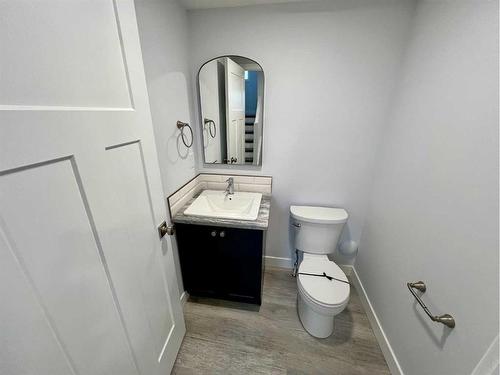 8602 72 Avenue, Grande Prairie, AB - Indoor Photo Showing Bathroom