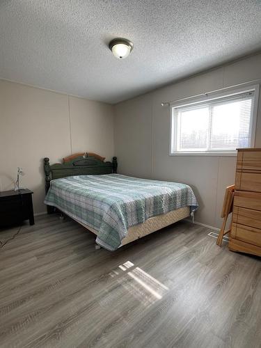 46 Peace River Avenue North, Joussard, AB - Indoor Photo Showing Bedroom