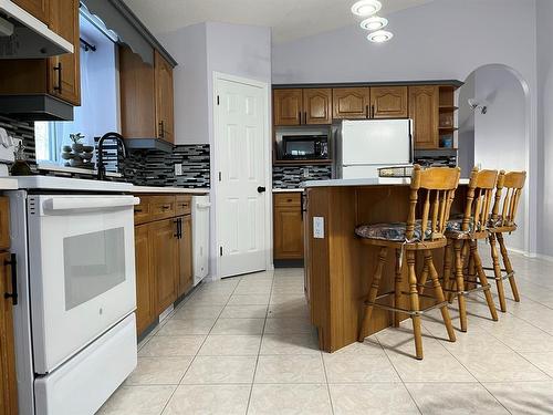 10410 Chinchaga Drive, High Level, AB - Indoor Photo Showing Kitchen