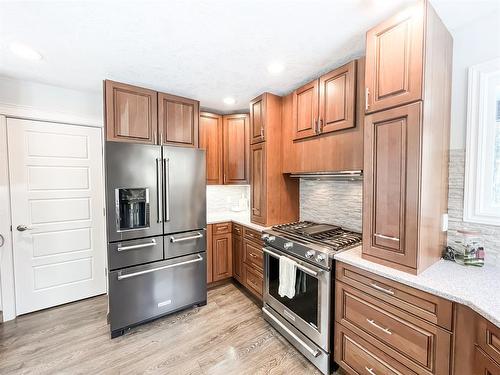 1 Key Cove Estates #5, Joussard, AB - Indoor Photo Showing Kitchen With Upgraded Kitchen