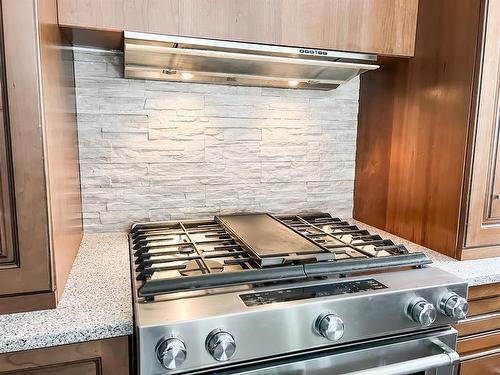 1 Key Cove Estates #5, Joussard, AB - Indoor Photo Showing Kitchen