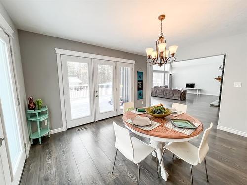 1 Key Cove Estates #5, Joussard, AB - Indoor Photo Showing Dining Room