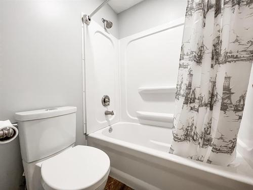 1 Key Cove Estates #5, Joussard, AB - Indoor Photo Showing Bathroom