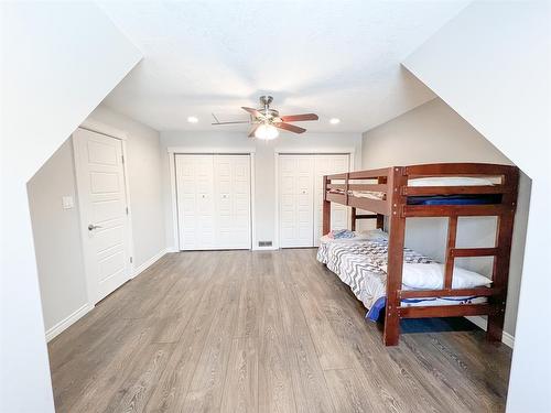 1 Key Cove Estates #5, Joussard, AB - Indoor Photo Showing Bedroom