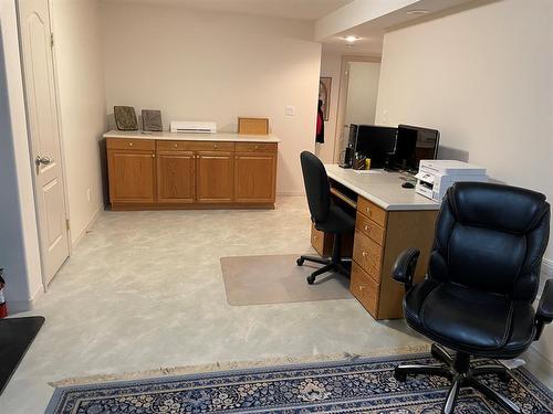 11804 102 Avenue, Fairview, AB - Indoor Photo Showing Office