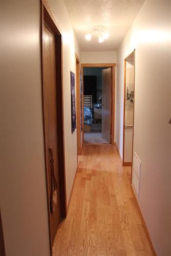 311 5Th Avenue Se, Manning, AB - Indoor Photo Showing Other Room