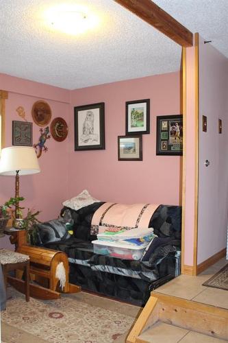 311 5Th Avenue Se, Manning, AB - Indoor Photo Showing Bedroom