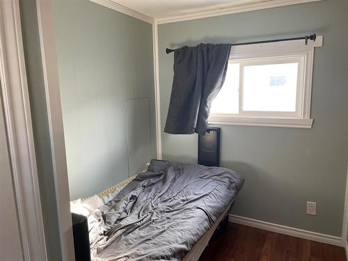 10317 99 Street, Fairview, AB - Indoor Photo Showing Bedroom