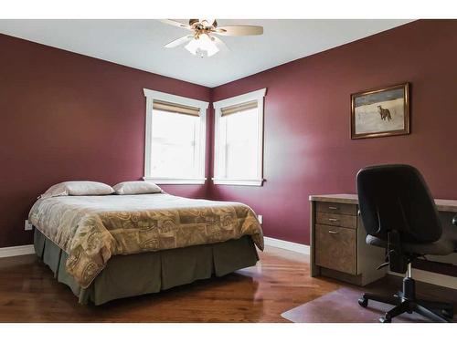 26-742033 Range Road 53, Rural Grande Prairie No. 1, County Of, AB - Indoor Photo Showing Bedroom