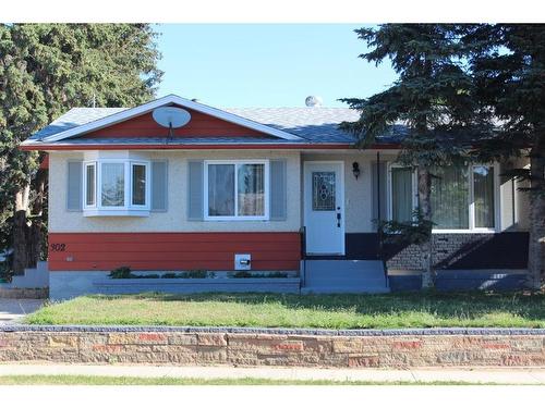 302 6Th Avenue Se, Manning, AB - Outdoor
