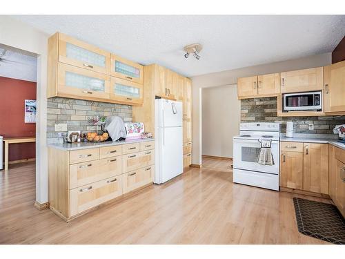 835034 234 Range, Rural Peace No. 135, M.D. Of, AB - Indoor Photo Showing Kitchen