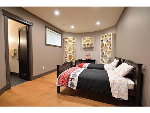 8102 Willow Grove Way, Rural Grande Prairie No. 1, County Of, AB - Indoor Photo Showing Bedroom