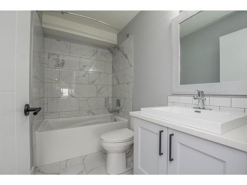 13038 Royal Boulevard, Grande Prairie, AB - Indoor Photo Showing Bathroom