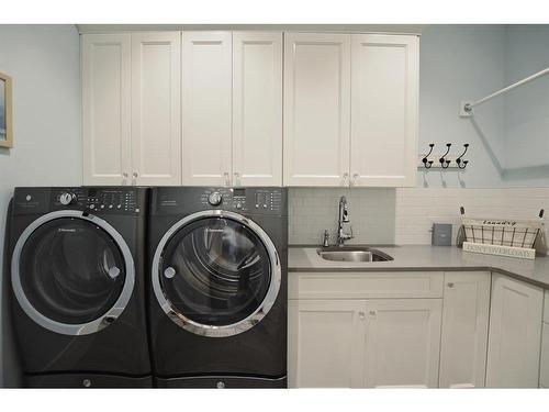 10201 67 Avenue, Grande Prairie, AB - Indoor Photo Showing Laundry Room