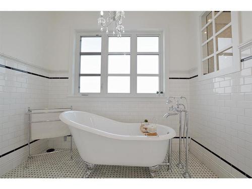 10201 67 Avenue, Grande Prairie, AB - Indoor Photo Showing Bathroom
