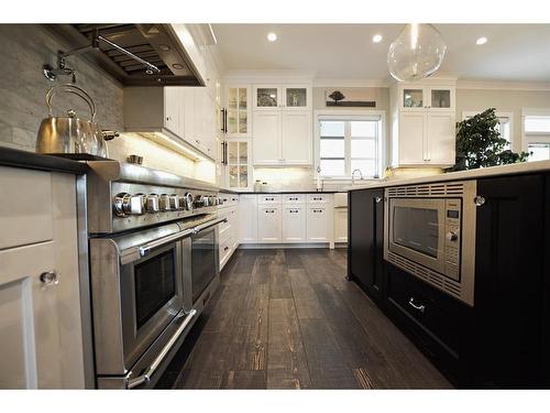 10201 67 Avenue, Grande Prairie, AB - Indoor Photo Showing Kitchen With Upgraded Kitchen