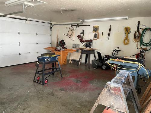 11417 106 Avenue North, Fairview, AB - Indoor Photo Showing Garage