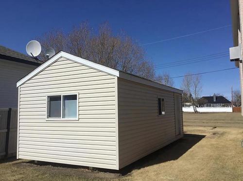 5510 45 Avenue, Grimshaw, AB - Outdoor With Exterior