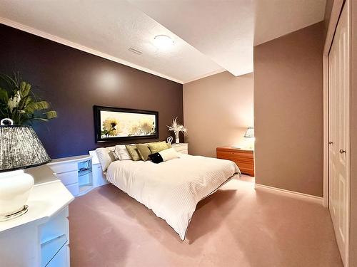 712005 Rr100, Rural Grande Prairie No. 1, County Of, AB - Indoor Photo Showing Bedroom
