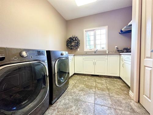 712005 Rr100, Rural Grande Prairie No. 1, County Of, AB - Indoor Photo Showing Laundry Room