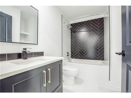 9091 80 Avenue, Grande Prairie, AB - Indoor Photo Showing Bathroom