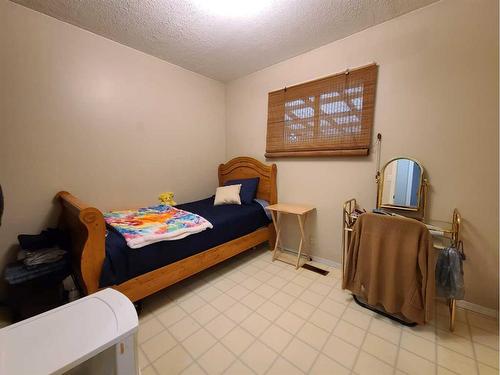 4812 48 Avenue, Grimshaw, AB - Indoor Photo Showing Bedroom