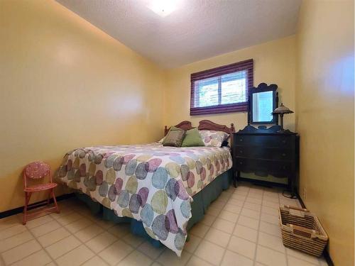 4812 48 Avenue, Grimshaw, AB - Indoor Photo Showing Bedroom