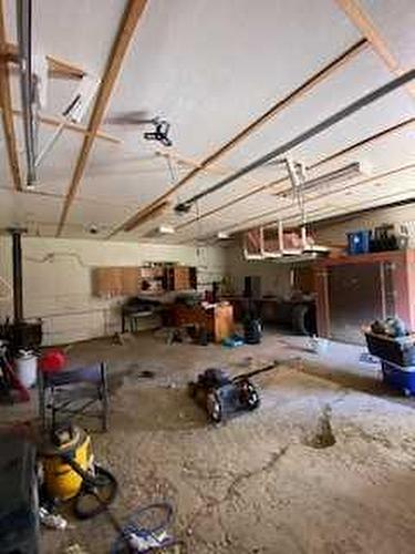 4805 55 Street, Grimshaw, AB - Indoor Photo Showing Garage