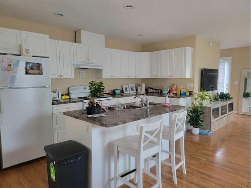 11314 91 Street, Peace River, AB - Indoor Photo Showing Kitchen