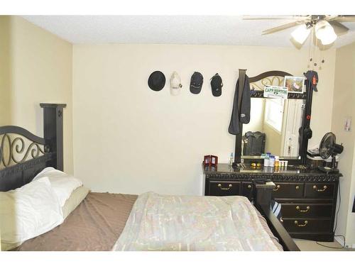 4-8205 98 Street, Peace River, AB - Indoor Photo Showing Bedroom