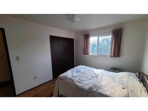 4413 53 Street, Grimshaw, AB - Indoor Photo Showing Bedroom