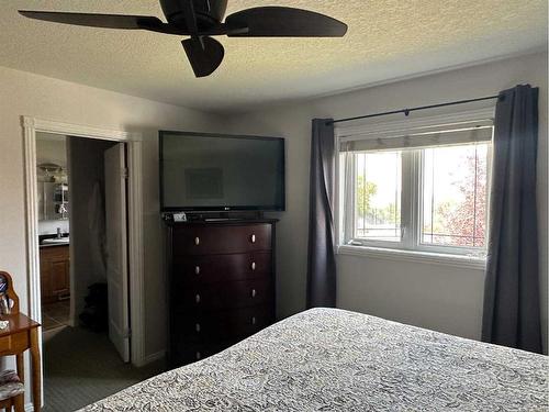 50 Sunset Drive, Spirit River, AB - Indoor Photo Showing Bedroom