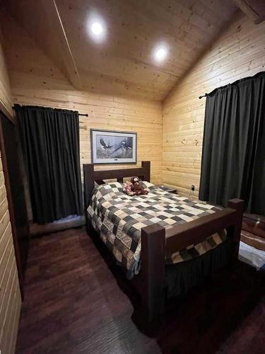 3-Monias Drive Hilliards Bay Estates, Rural Big Lakes County, AB - Indoor Photo Showing Bedroom