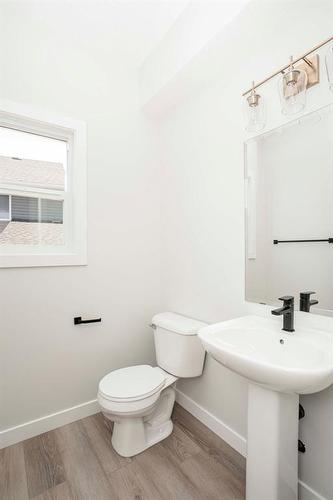 11325 63 Avenue, Grande Prairie, AB - Indoor Photo Showing Bathroom