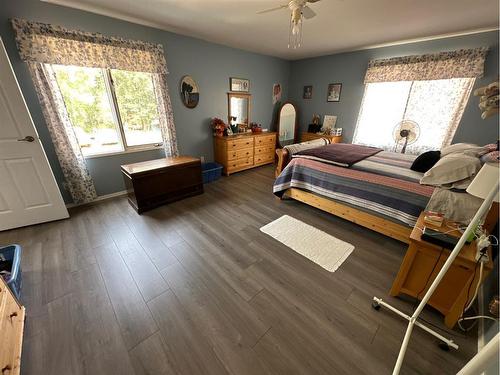 841047-Rr Rd 234 . Ridge North, Rural Northern Lights, County Of, AB - Indoor Photo Showing Bedroom