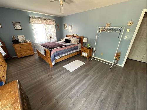 841047-Rr Rd 234 . Ridge North, Rural Northern Lights, County Of, AB - Indoor Photo Showing Bedroom