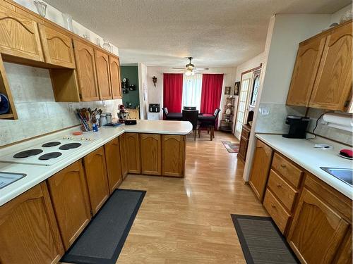 841047-Rr Rd 234 . Ridge North, Rural Northern Lights, County Of, AB - Indoor Photo Showing Kitchen
