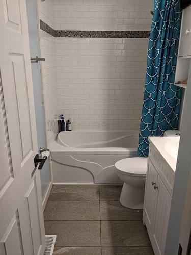 4507 River Road, Fort Vermilion, AB - Indoor Photo Showing Bathroom
