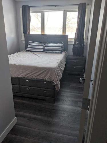 4507 River Road, Fort Vermilion, AB - Indoor Photo Showing Bedroom