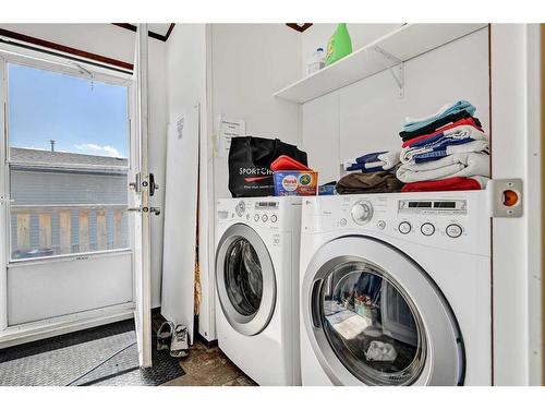 11206 96 Street, Clairmont, AB - Indoor Photo Showing Laundry Room
