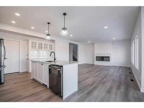 7113 85 Street, Grande Prairie, AB - Indoor Photo Showing Kitchen With Upgraded Kitchen